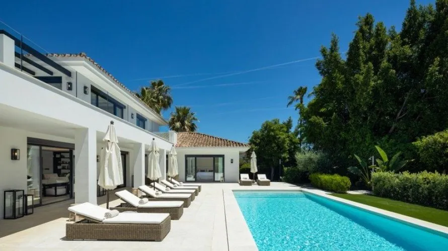 5 bedrooms house for sale , Nueva Andalucia, Spain No. 544