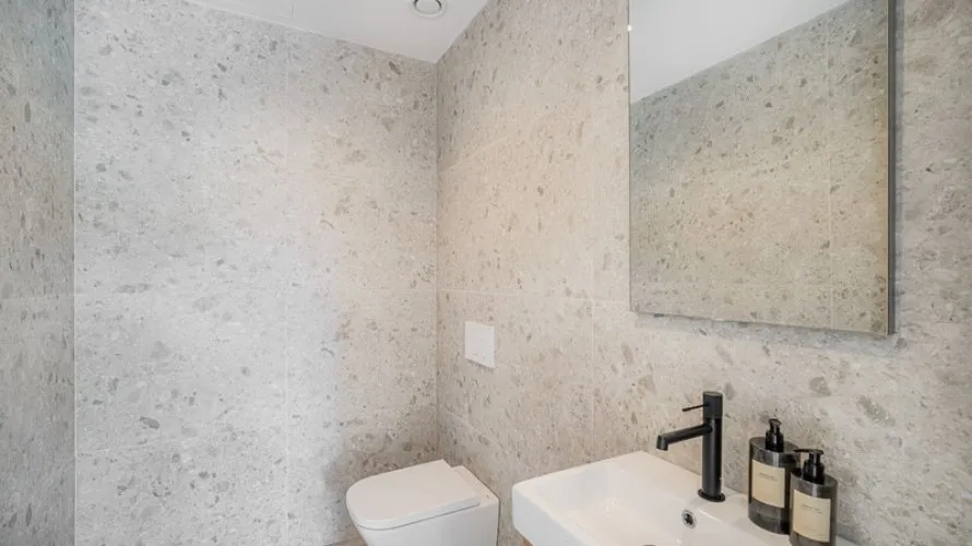 4 bedrooms apartment for sale , La Quinta, Spain No. 329 № 17