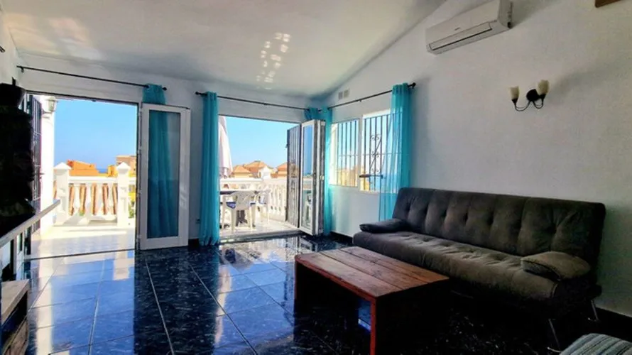 4 bedrooms villa for sale , Fuengirola, Spain No. 395 № 9