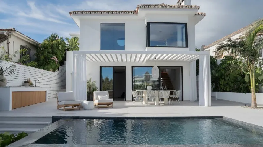 5 bedrooms villa for sale , Nueva Andalucia, Spain No. 140 № 9