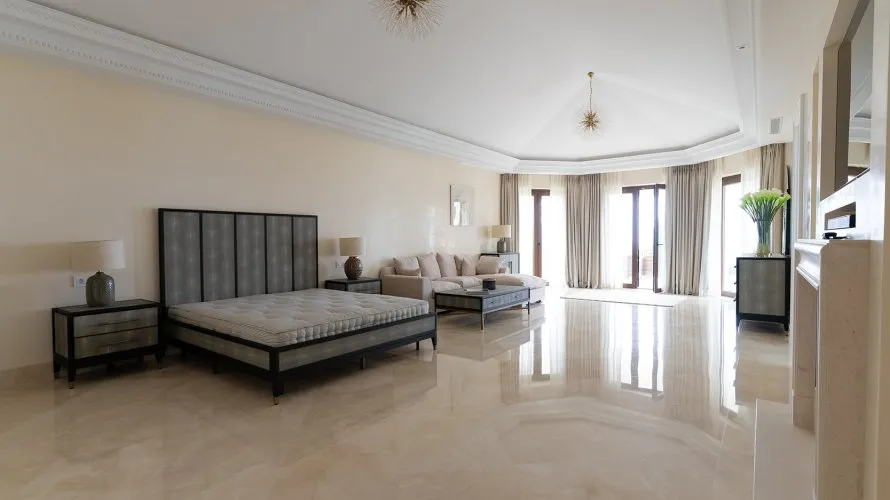 8 bedrooms house for sale , Marbella, Spain No. 545 № 25