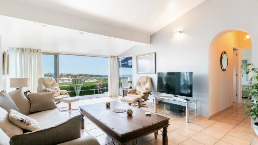 3 bedrooms villa for sale , Estepona, Spain No. 409 № 1