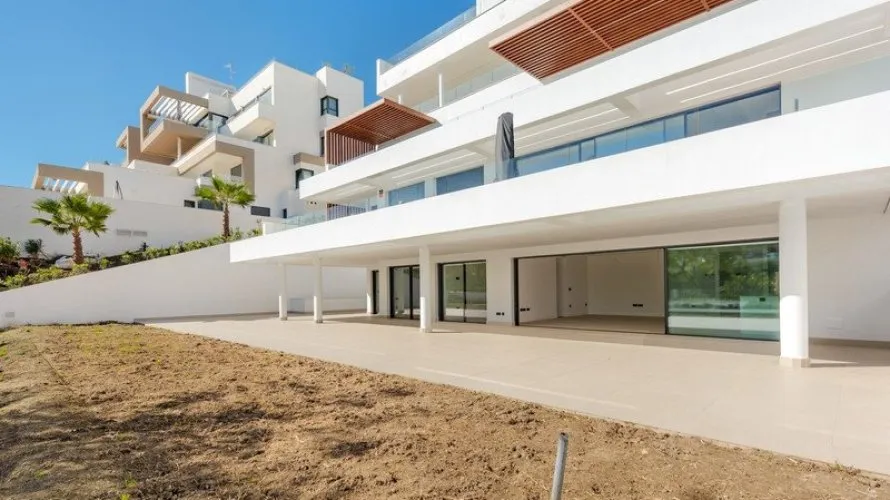 2 bedrooms apartment for sale , Estepona, Spain No. 275 № 24