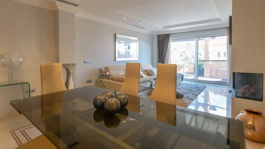 3 bedrooms apartment for sale , Nueva Andalucia, Spain No. 437 № 8