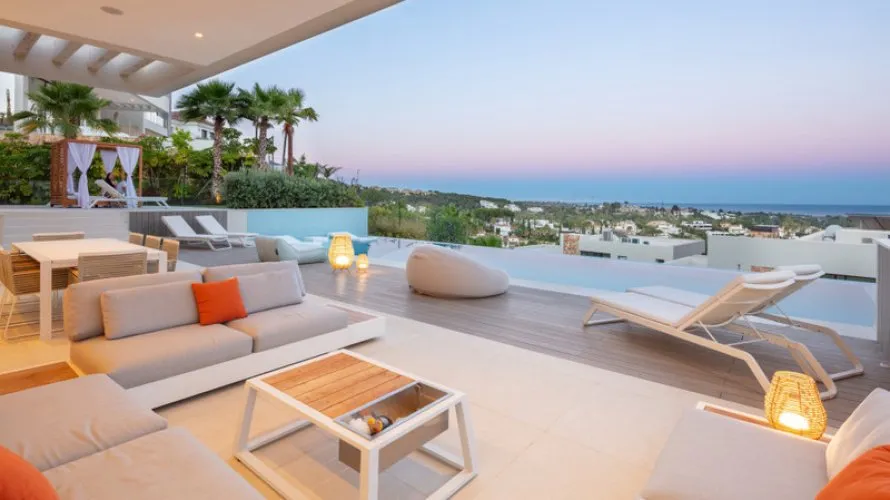 5 bedrooms house for sale , Nueva Andalucia, Spain No. 388 № 2