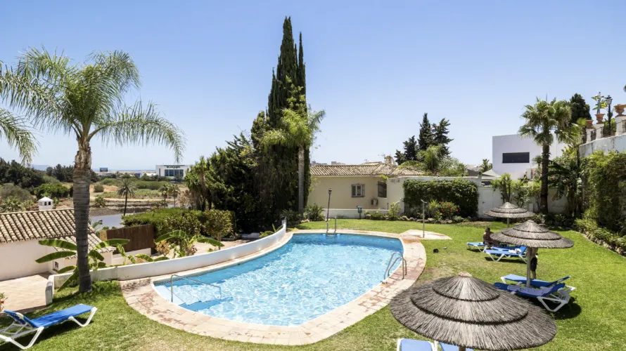 4 bedrooms townhouse for sale , Nueva Andalucia, Spain No. 441 № 1