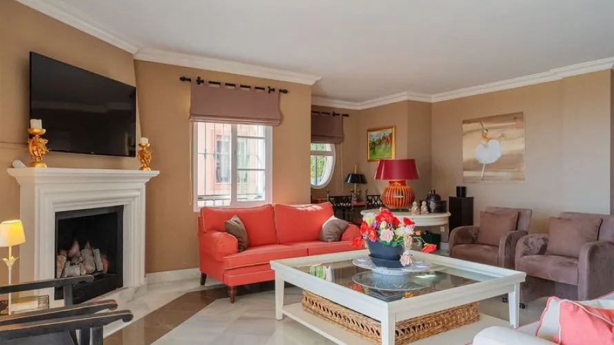 2 bedrooms apartment for sale , La Quinta, Spain No. 576 № 11