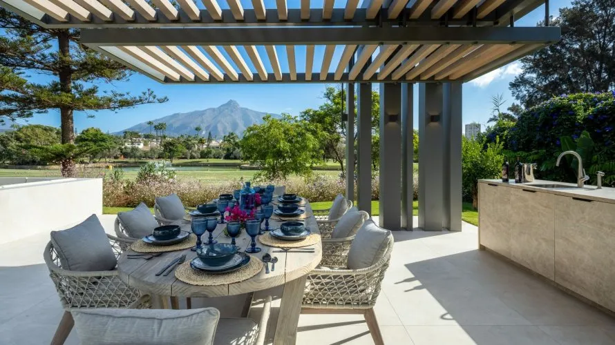 5 bedrooms house for sale , Nueva Andalucia, Spain No. 501 № 2