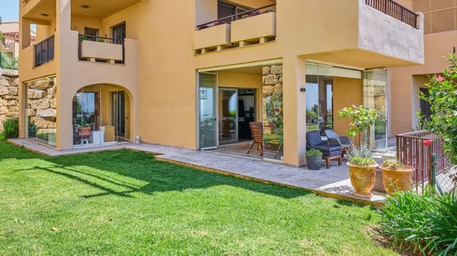 3 bedrooms apartment for sale , Benahavis, Spain No. 516 № 3