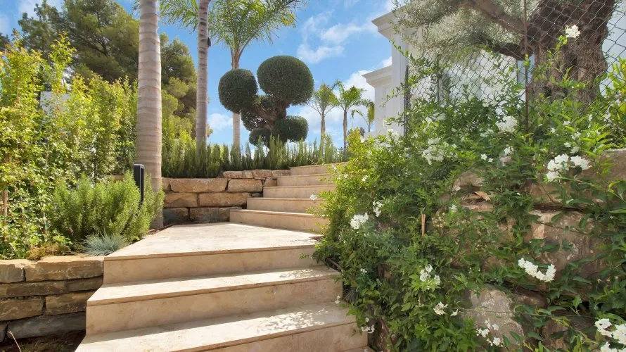 6 bedrooms villa for sale , Marbella, Spain No. 260 № 23