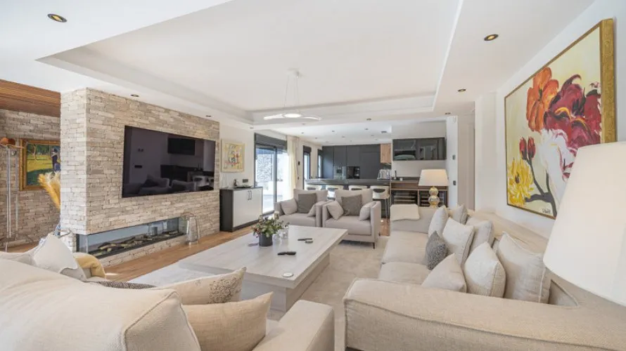 5 bedrooms villa for sale , Marbella, Spain No. 380 № 4