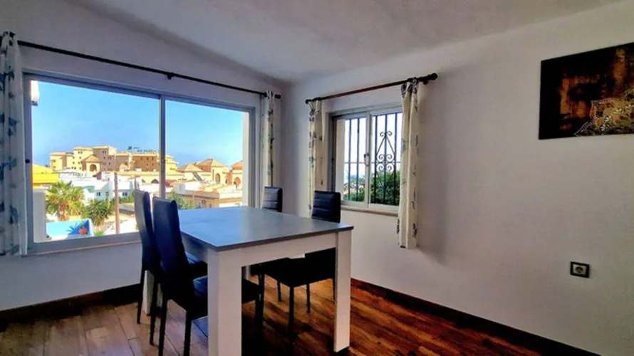 4 bedrooms villa for sale , Fuengirola, Spain No. 395 № 13