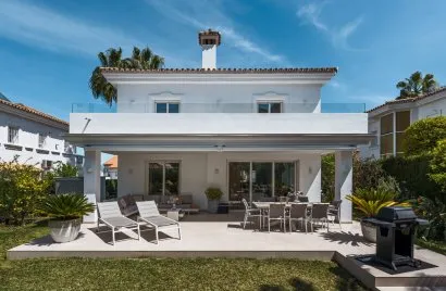 4 bedrooms house for sale , Estepona, Spain No. 504