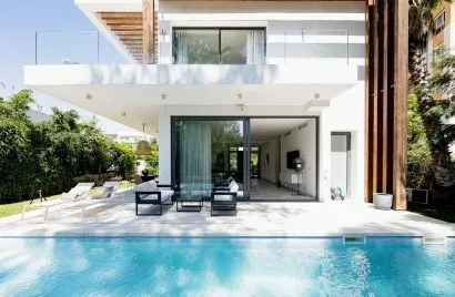 4 bedrooms villa for sale , Marbella, Spain No. 226