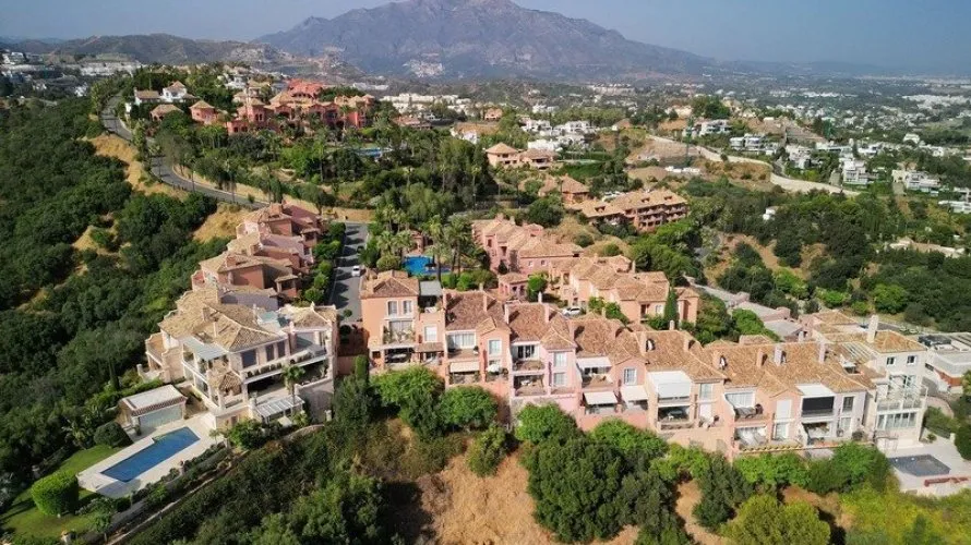 2 bedrooms apartment for sale , La Quinta, Spain No. 576