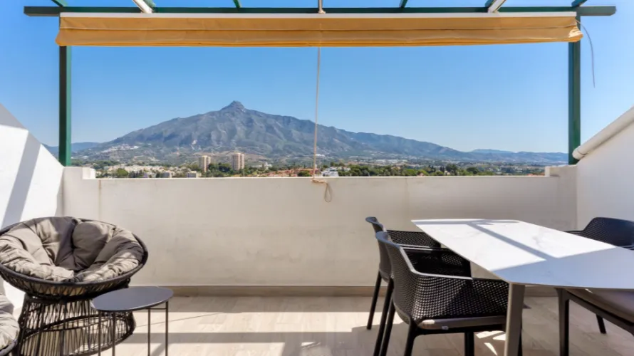 2 bedrooms duplex for sale , Nueva Andalucia, Spain No. 563 № 5