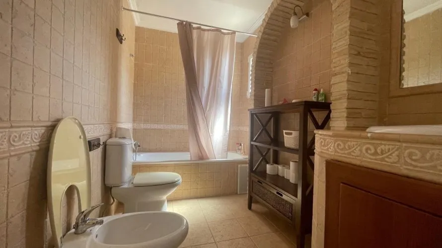 5 bedrooms house for sale, Torrevieja, Spain No. 1300 № 11