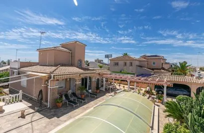 158m² villa for sale, Cabo Roig, Spain No. 1437