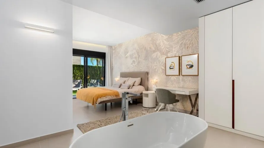 4 bedrooms villa for sale , Campoamor, Spain No. 1222 № 27