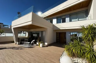 4 bedrooms villa for sale, Campoamor, Spain No. 1510