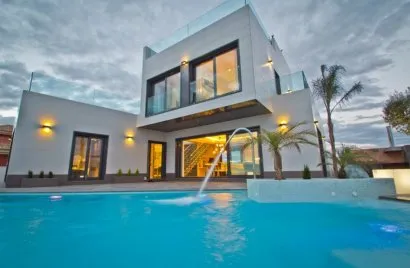 157m² villa for sale, La Zenia, Spain No. 976