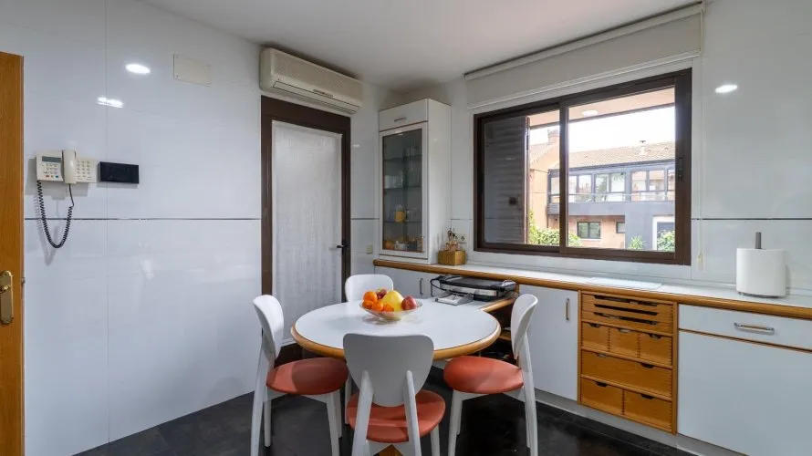6 bedrooms house for sale , Madrid, Spain No. 1520 № 14