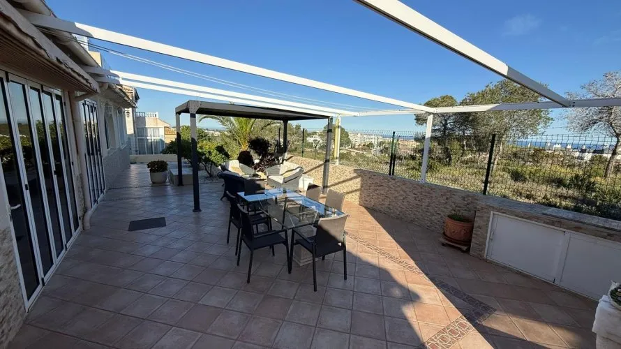 4 bedrooms villa for sale , Villamartin, Spain No. 1403 № 1