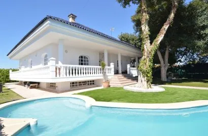 4 bedrooms villa for sale , Torrevieja, Spain No. 931
