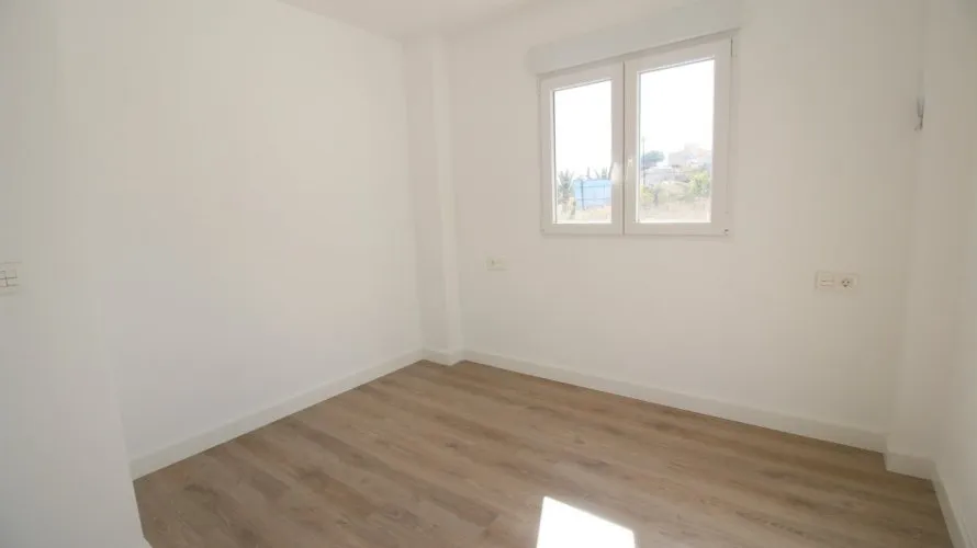4 bedrooms apartment for sale, La Torre, Spain No. 1025 № 10