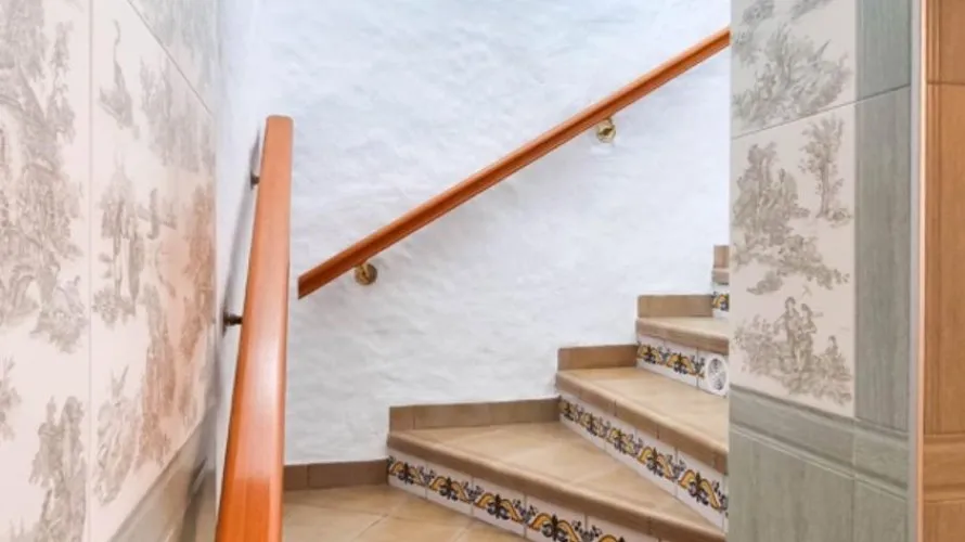 6 bedrooms villa for sale, Moraira, Spain No. 1135 № 1