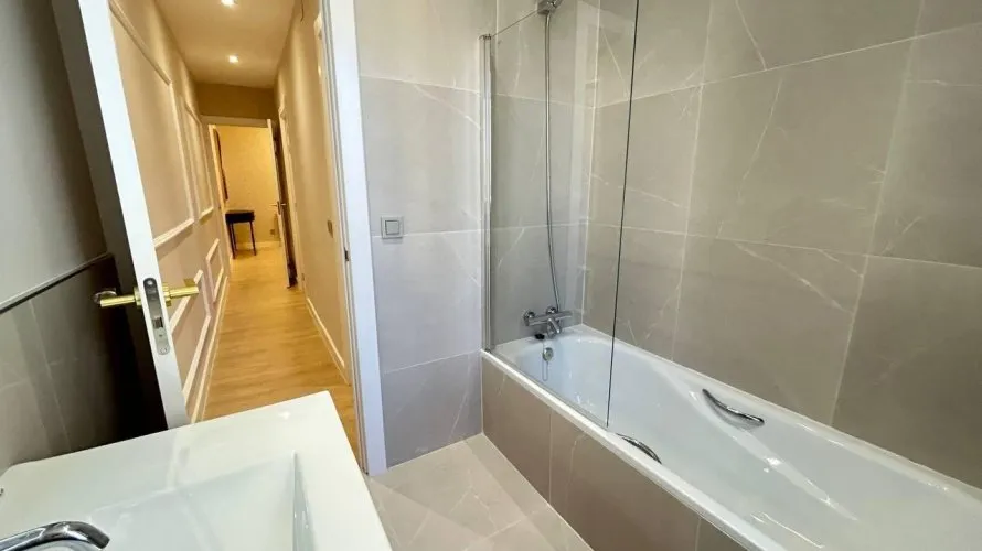 2 bedrooms apartment for sale, Madrid, Spain No. 1380 № 26