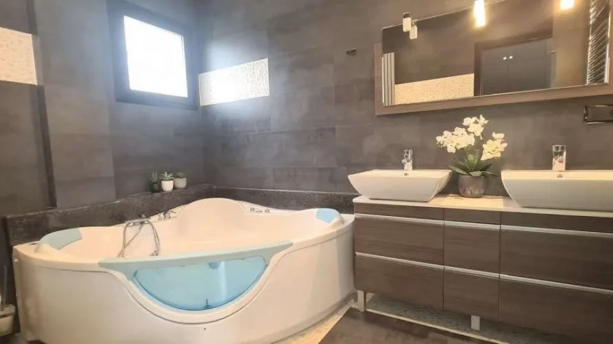 5 bedrooms villa for sale, Calpe, Spain No. 1053 № 2