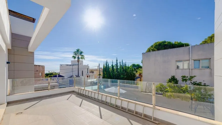 461m² villa for sale, Torrevieja, Spain No. 1356