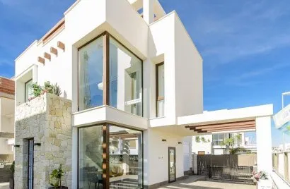 3 bedrooms villa for sale, Ciudad Quesada, Spain No. 993