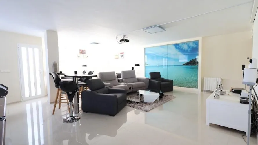 3 bedrooms apartment for sale, Dona Pepa, Spain No. 1185 № 18