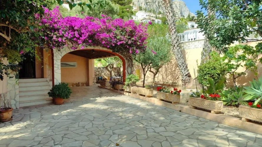 3 bedrooms villa for sale , Maryvilla, Spain No. 1334
