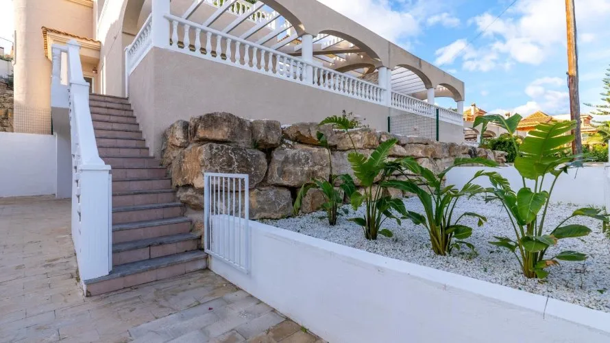 3 bedrooms apartment for sale , El Campello, Spain No. 970