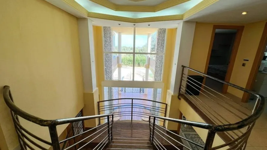 4 bedrooms apartment for sale, Manises, Spain No. 1447 № 25