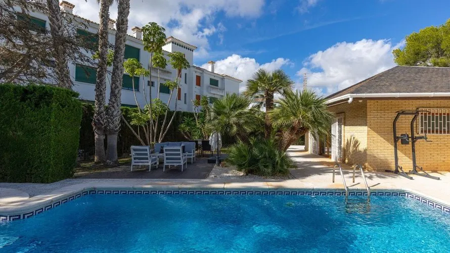 5 bedrooms villa for sale , Campoamor, Spain No. 1370 № 4