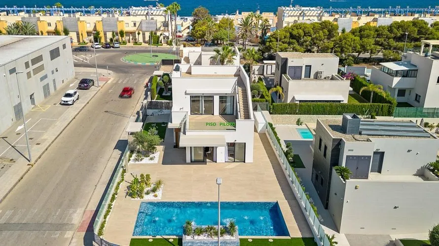 3 bedrooms villa for sale, Campoamor, Spain No. 1195 № 3