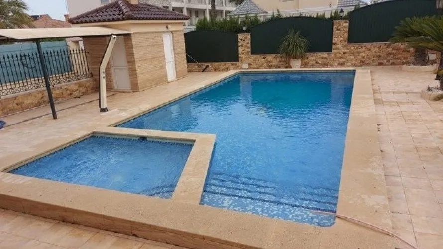 5 bedrooms villa for sale, La Veleta, Spain No. 1036