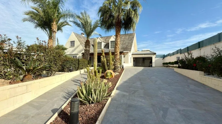 5 bedrooms villa for sale, San Juan, Spain No. 1226