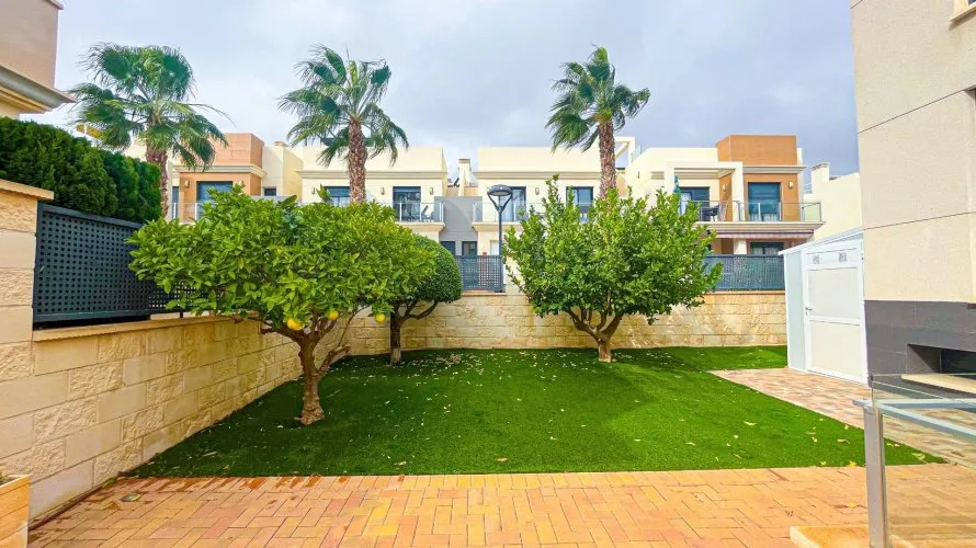 5 bedrooms villa for sale, La Zenia, Spain No. 1472 № 15
