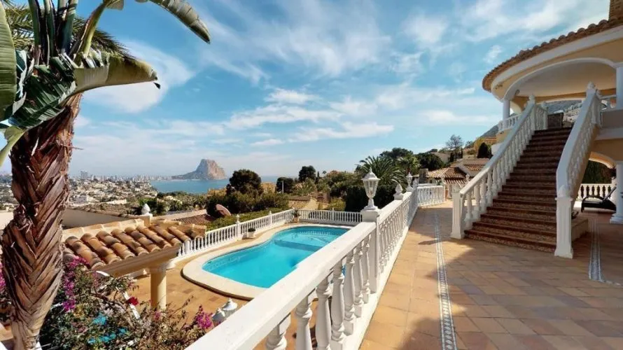 7 bedrooms villa for sale, Maryvilla, Spain No. 1072 № 12