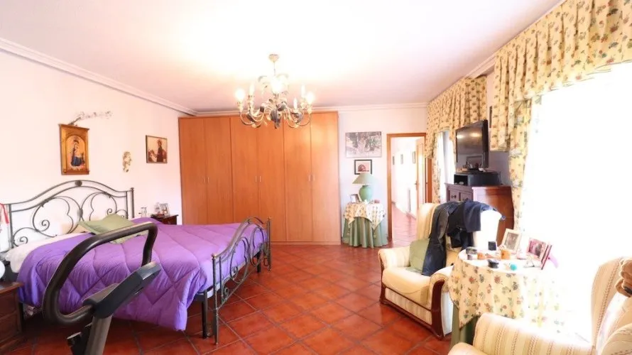 5 bedrooms apartment for sale , El Chaparral, Spain No. 1164 № 11