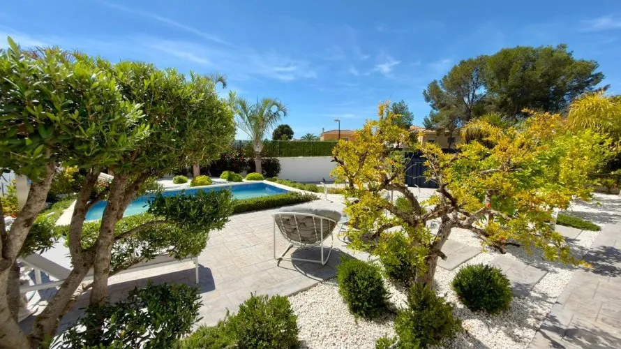 4 bedrooms villa for sale, La Nucia, Spain No. 1536 № 9