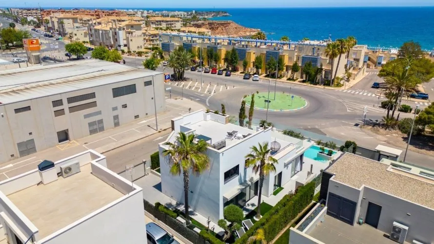 4 bedrooms villa for sale , Campoamor, Spain No. 1222 № 4