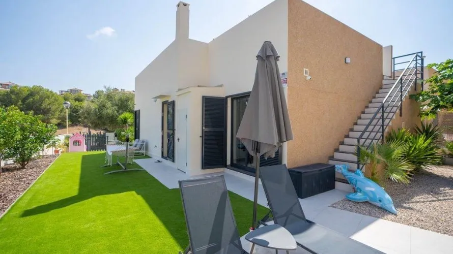 3 bedrooms villa for sale, La Zenia, Spain No. 1296