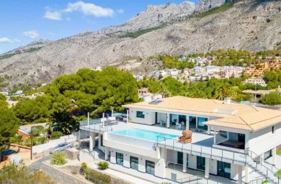 5 bedrooms villa for sale, Zona Altea Hills, Spain No. 1425