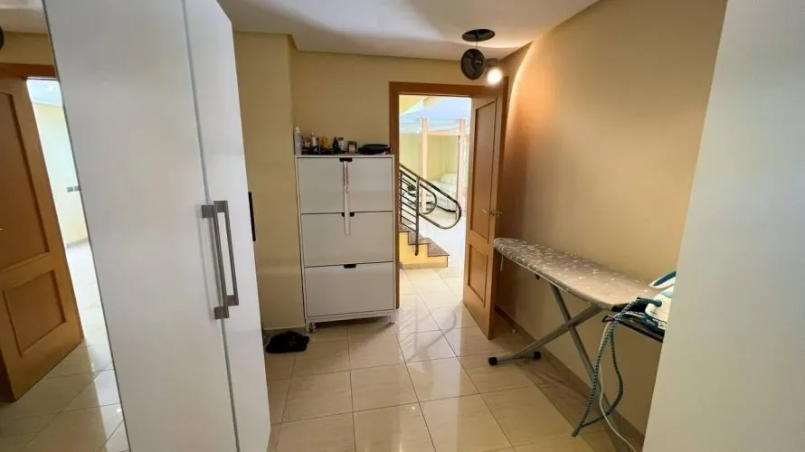 4 bedrooms apartment for sale, Manises, Spain No. 1447 № 9